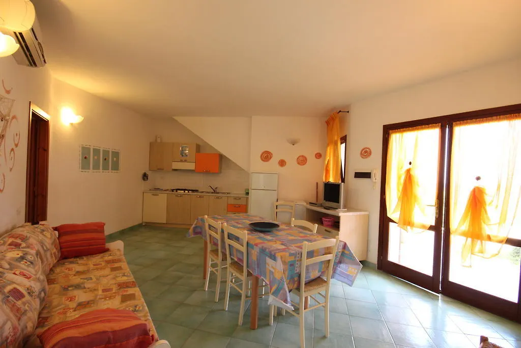 Апарт-отель Апарт отель Residenza Lucia Санта-Тереза-Галлура
