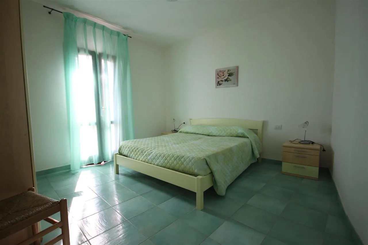 Апарт-отель Апарт отель Residenza Lucia Санта-Тереза-Галлура